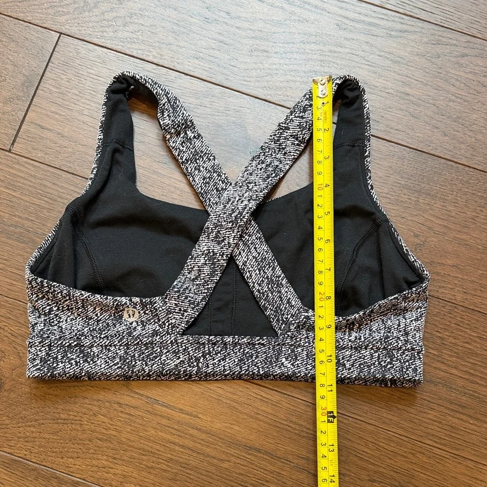 Lululemon Athletica Run on Sports Bra Size 8 C7-023